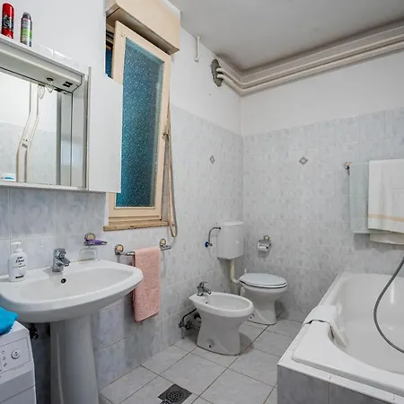 Apartment Apartman Ana Pula