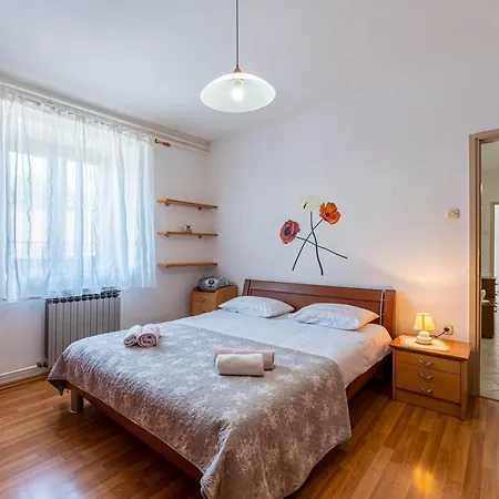 Apartman Ana * Pula