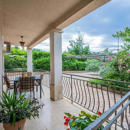 Apartman Ana Apartment *